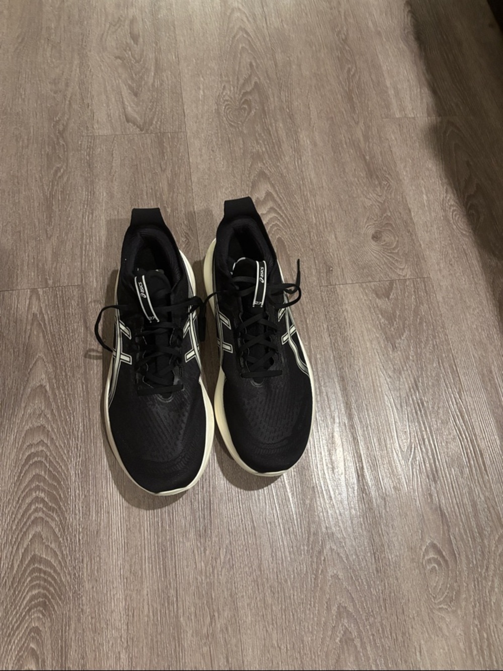 ASICS Gel Nimbus 27 Men’s Running Shoe in Size 15 Extra Wide